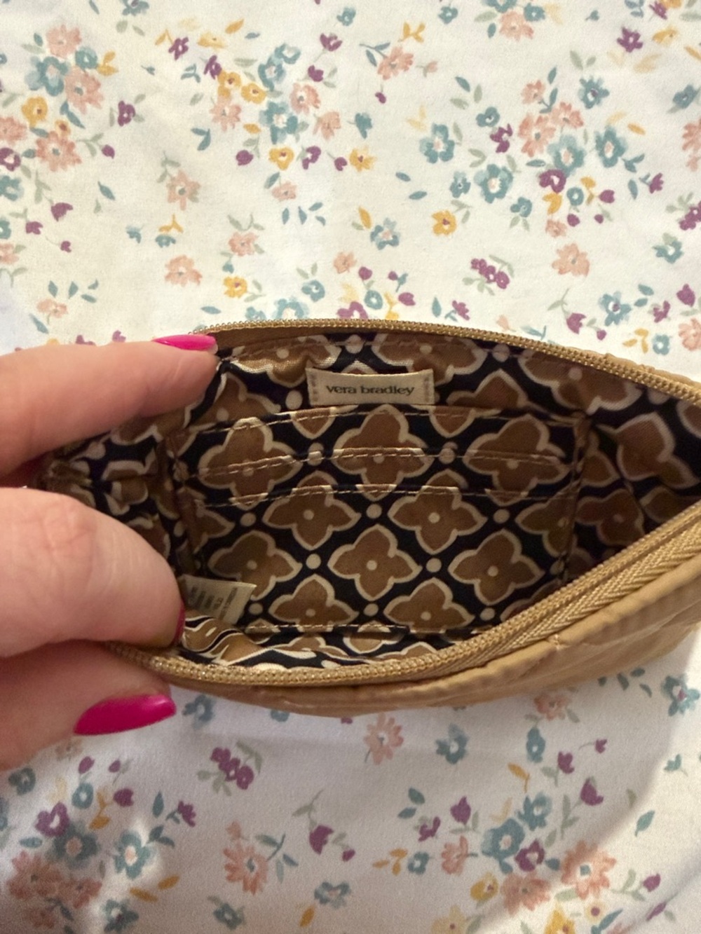 NWT Vera Bradley Quilted Wristlet - Picture 3 of 3